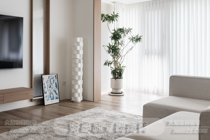 1689172605113707.png 大連裝修潮流趨勢之現(xiàn)代簡約案例賞析典雅素凈溫潤空間3.png